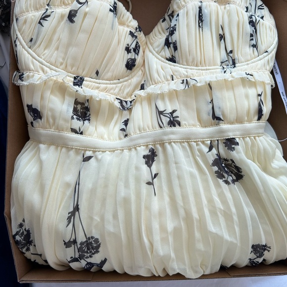 Self-portrait Yellow silhouette chiffon tiered midi dress - US size 10 - Picture 4 of 9